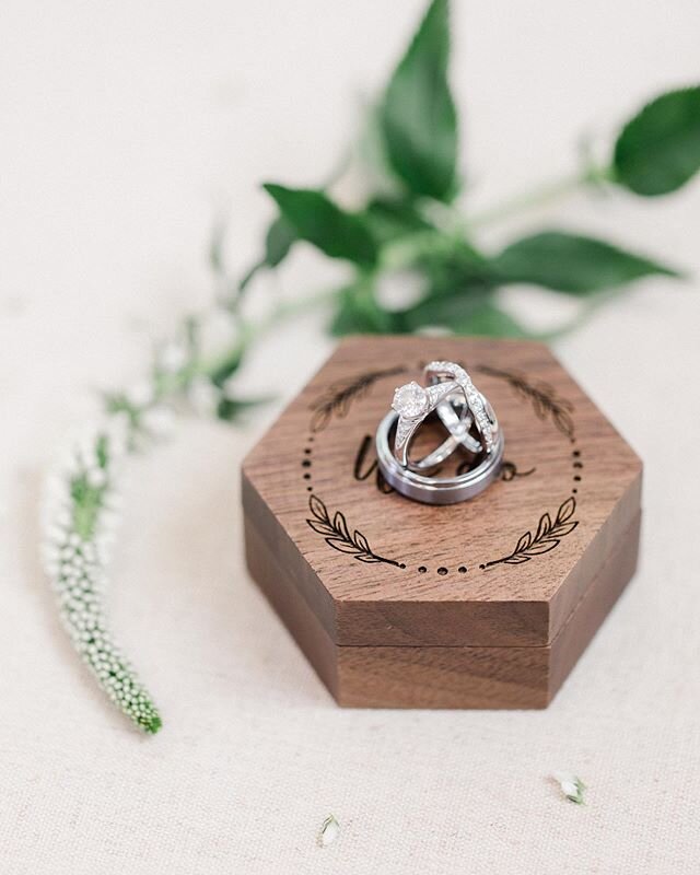 My last wedding of 2019 was certainly not the least! Chiae & Phillip's winter wedding at The Windsor at Hebron Park was a beautiful mix of joy and love. They had friends and family travel from as far as Korea to celebrate with them! 💕⠀
⠀
Planning: @mayfield_events
Florals: @mayfield_events_floral
Venue: @windsorparkdallas
HMUA: @jmglamour⠀
Catering: @cncatering
DJ: @djdanreynolds @leforcedj
Cake: @butterflycakery