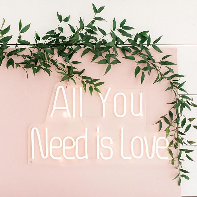 My motto for 2020 ✨⠀
⠀
Cheers to a brand new decade and HAPPY WEDDING YEAR to so many newly engaged couples! I have a feeling it’s going to be a fantastic year!